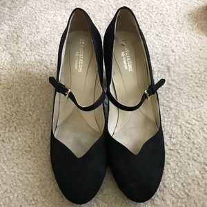 Naturalized N5 Comfort Black suede heels
